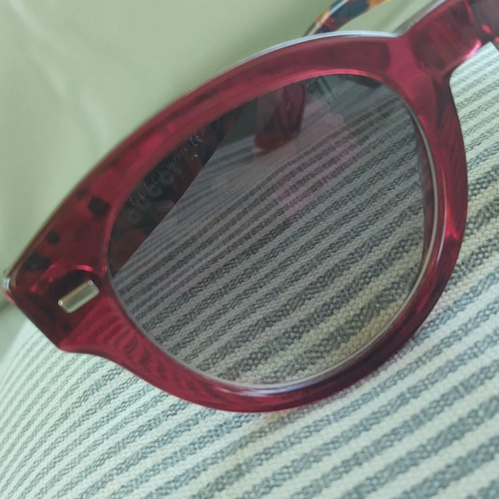 Gucci authentic red